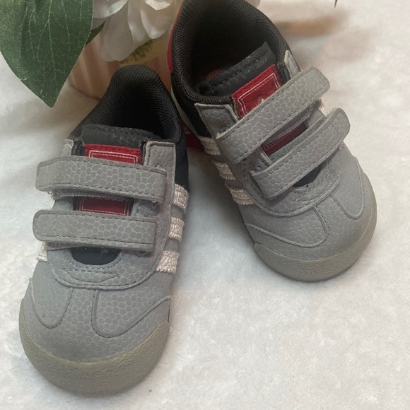 adidas Other - ADIDAS Size 4 Sneakers